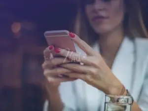 Como saber se sua namorada te trai pelo WhatsApp