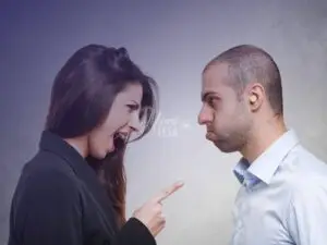 Como lidar com a hostilidade da minha esposa