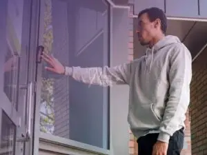 Meu marido separou, mas vive na minha casa