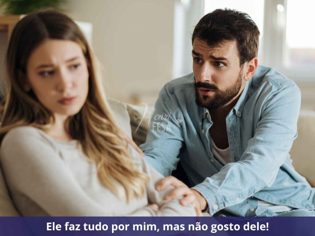 Quero que meu marido me largue, por que estou desejando isso? Mulher de rosto virado se esquivando de marido que se expressa tentando conversar e agradá-la!