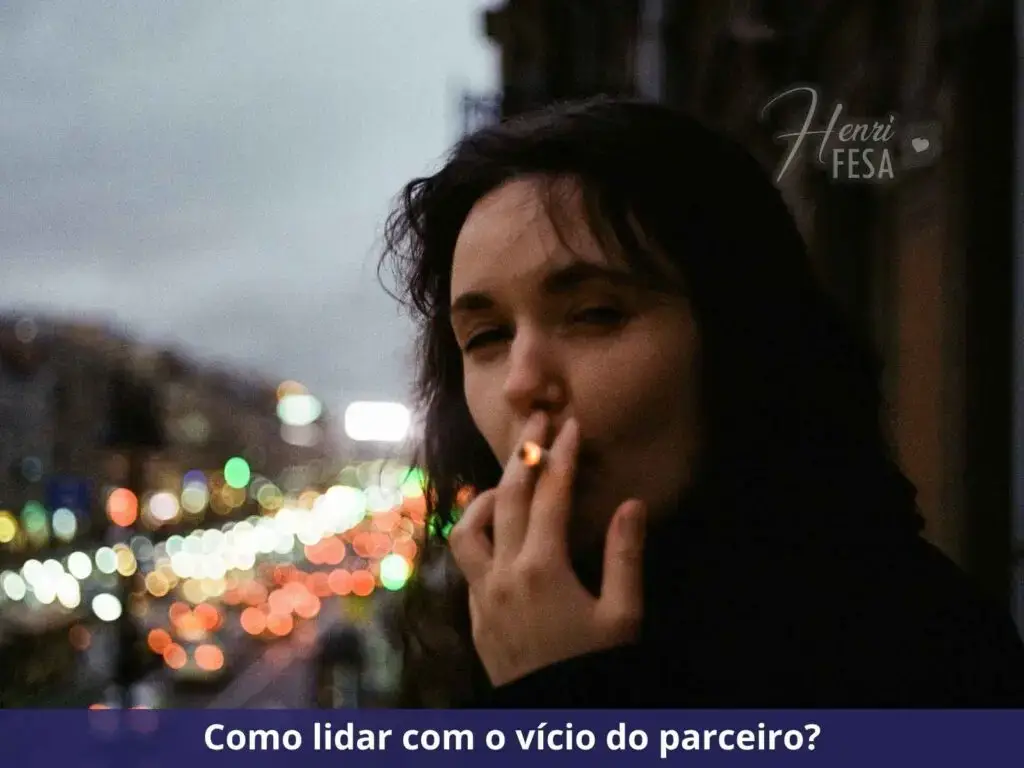 Mulher fumando cigarro!